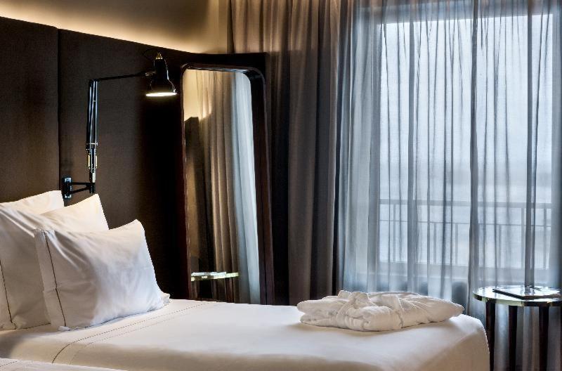 大西洋亚速尔格兰德酒店 蓬塔德尔加达 客房 照片 A room at the hotel