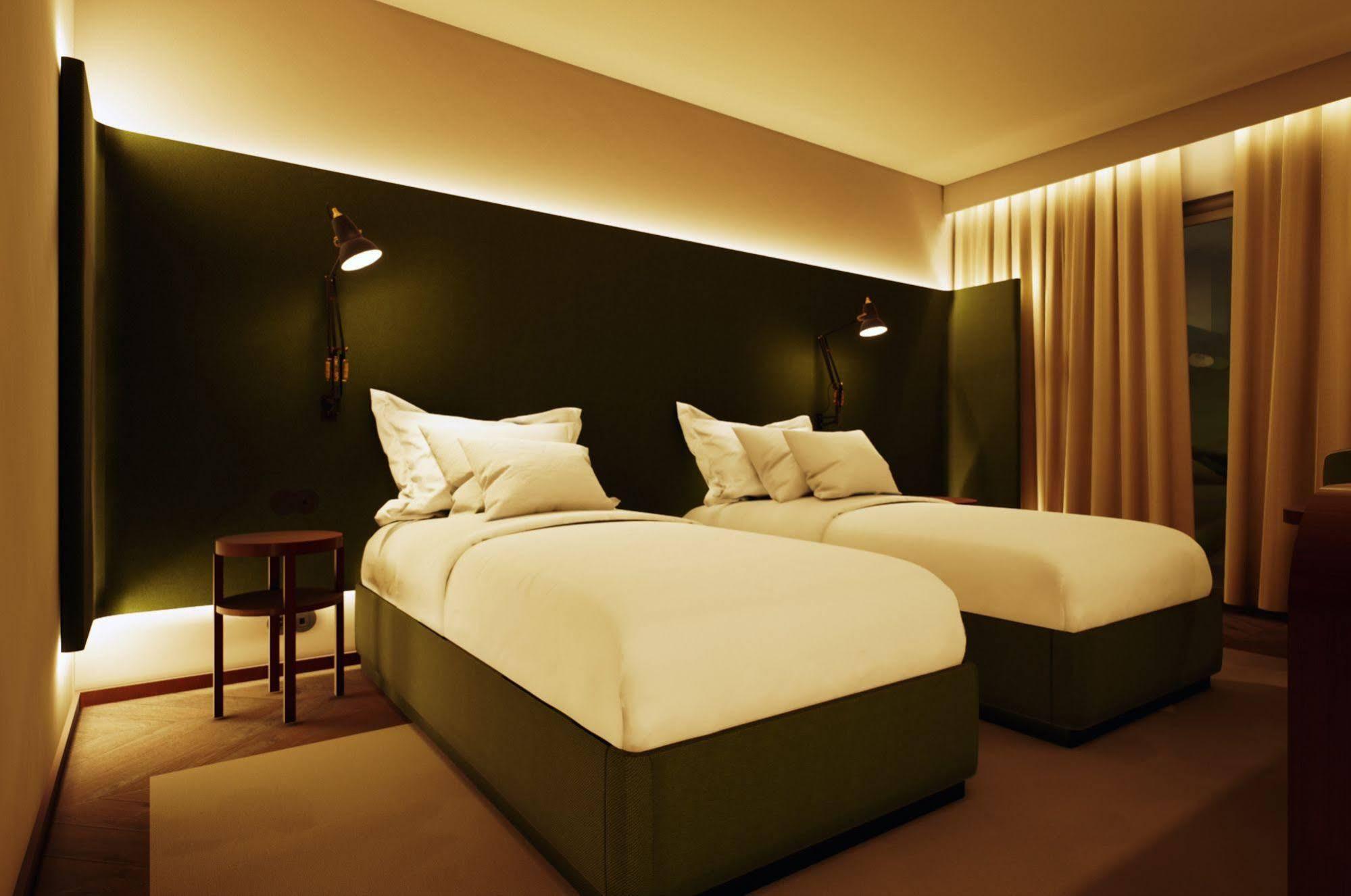 大西洋亚速尔格兰德酒店 蓬塔德尔加达 外观 照片 A room at the hotel